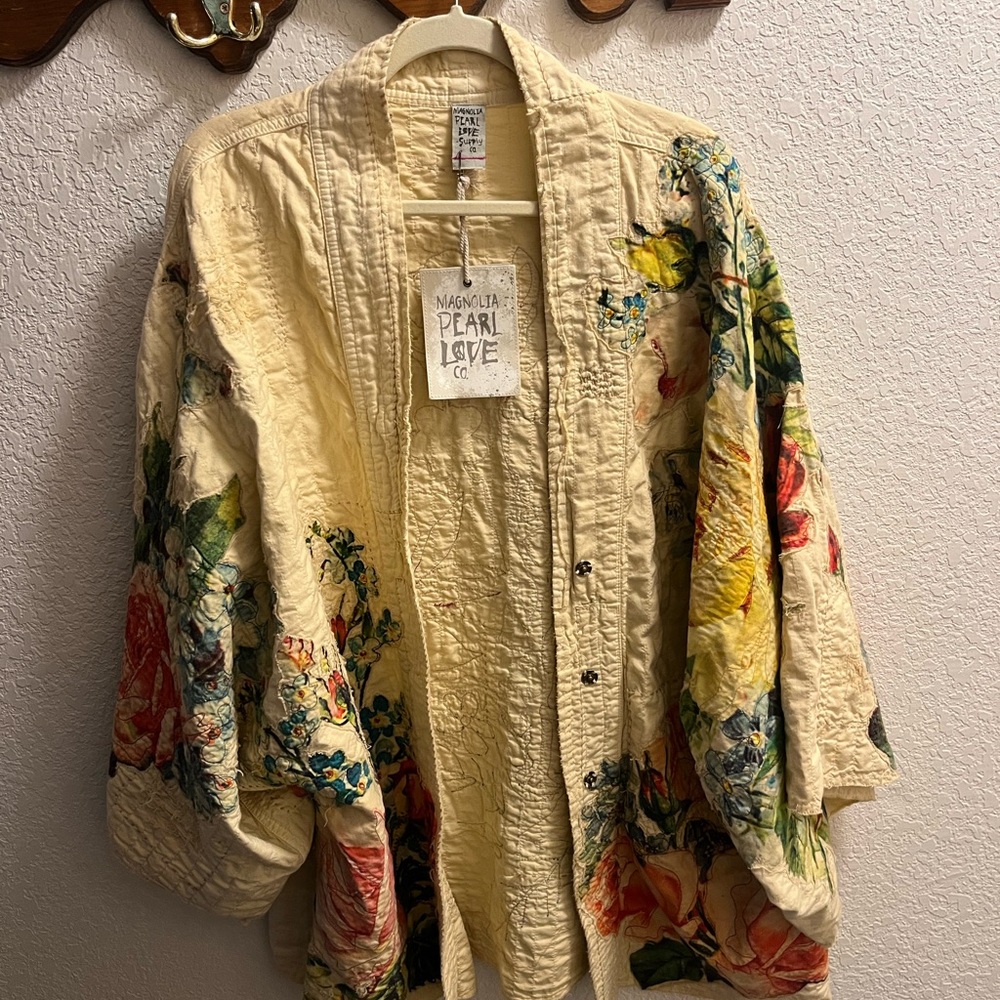 Magnolia Pearl Cream Floral Kimono